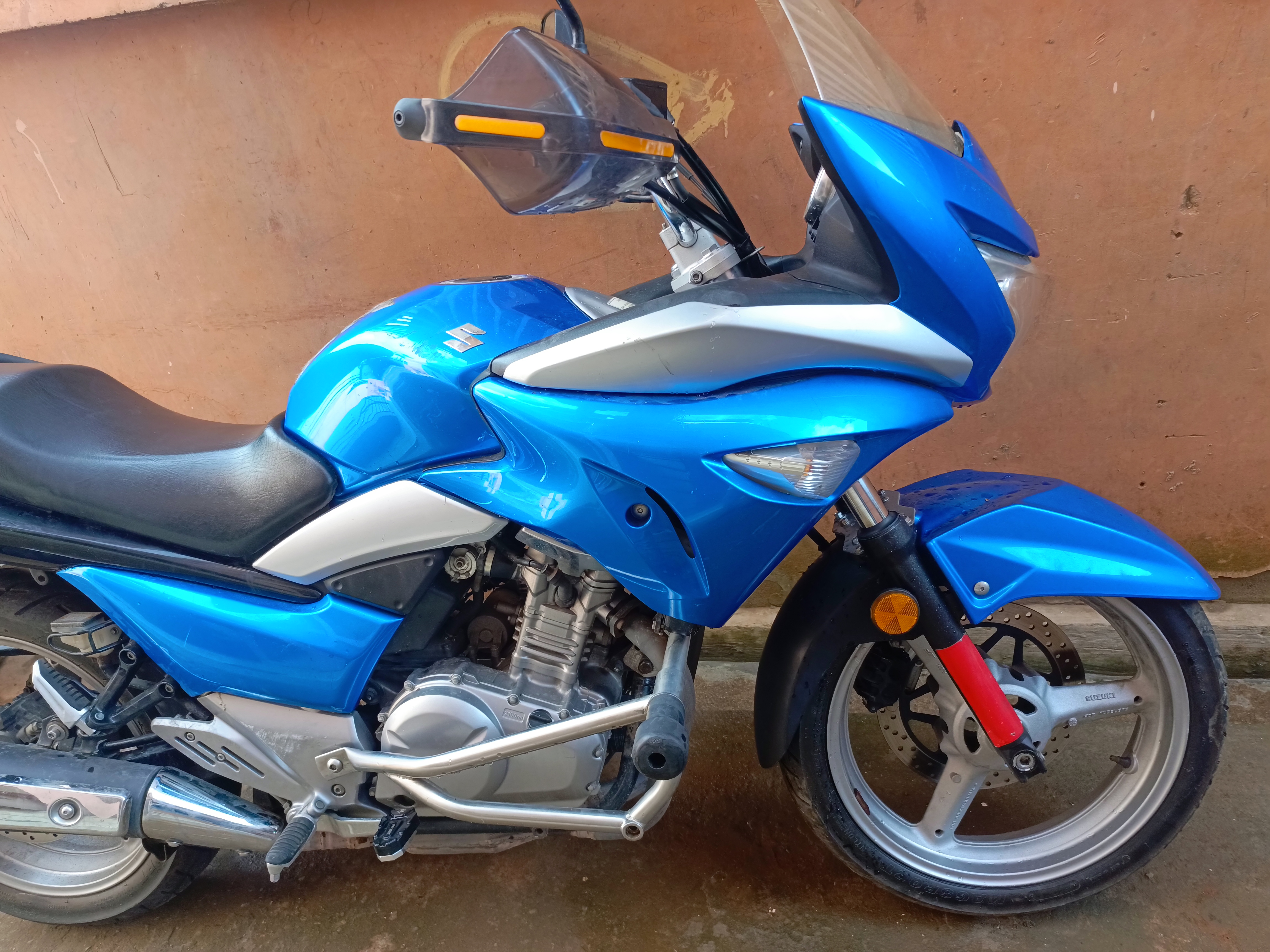 Suzuki GW250 250cc parallel twin engine motorcycle 